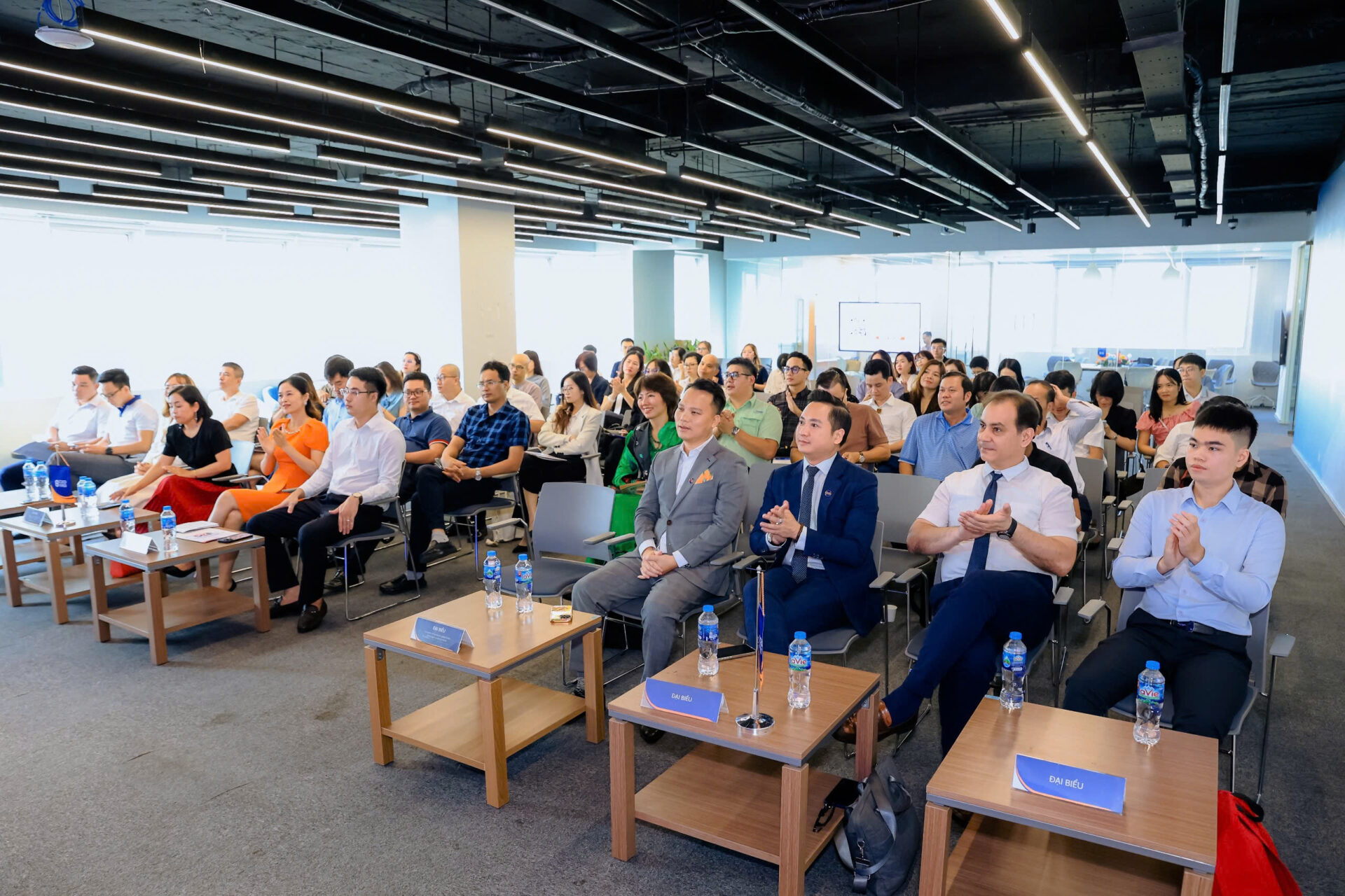 Vietnam market entry strategy advisory meeting with GTI Partner executives